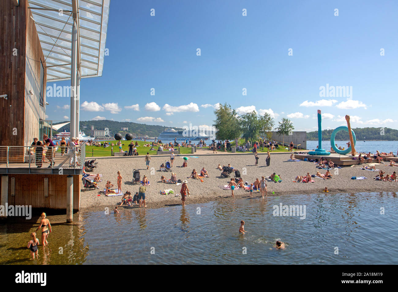 Spiaggia Tjuvholmen accanto al Astrup Fearnley Museum Foto Stock