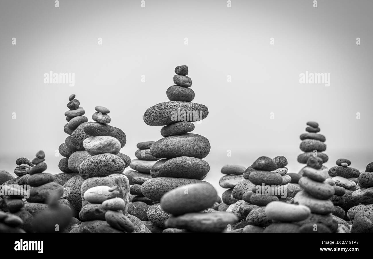 Torre in pietra in bianco e nero a Puerto de la Cruz, Tenerife, Isole Canaria, Spagna Foto Stock
