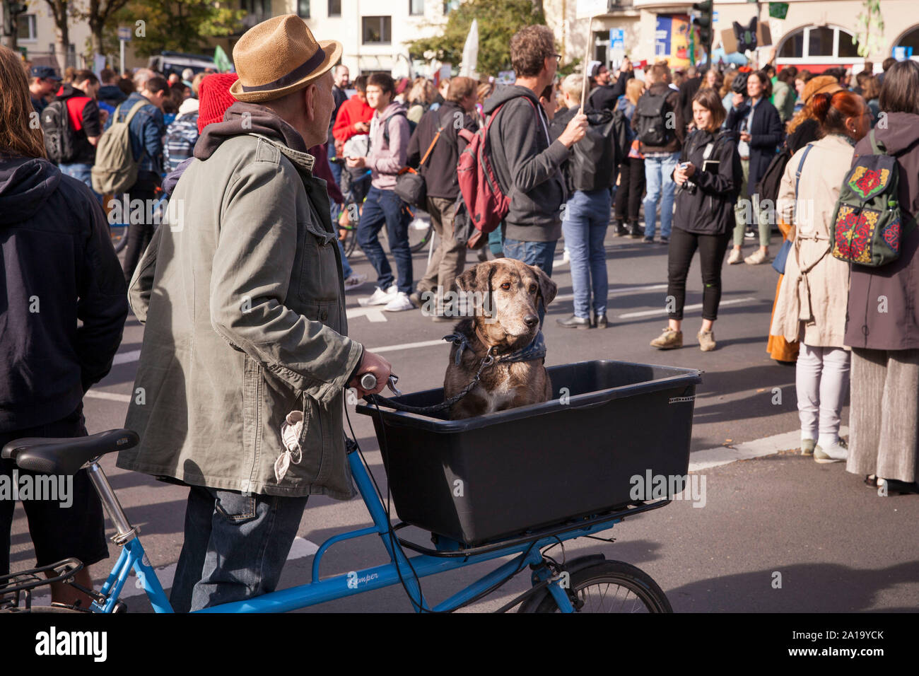 Settembre 20, 2019 - Colonia, Germania. Il venerdì per il clima futuro sciopero. Giornata di azione globale avviato da giovani che chiedono un cambiamento radicale Foto Stock