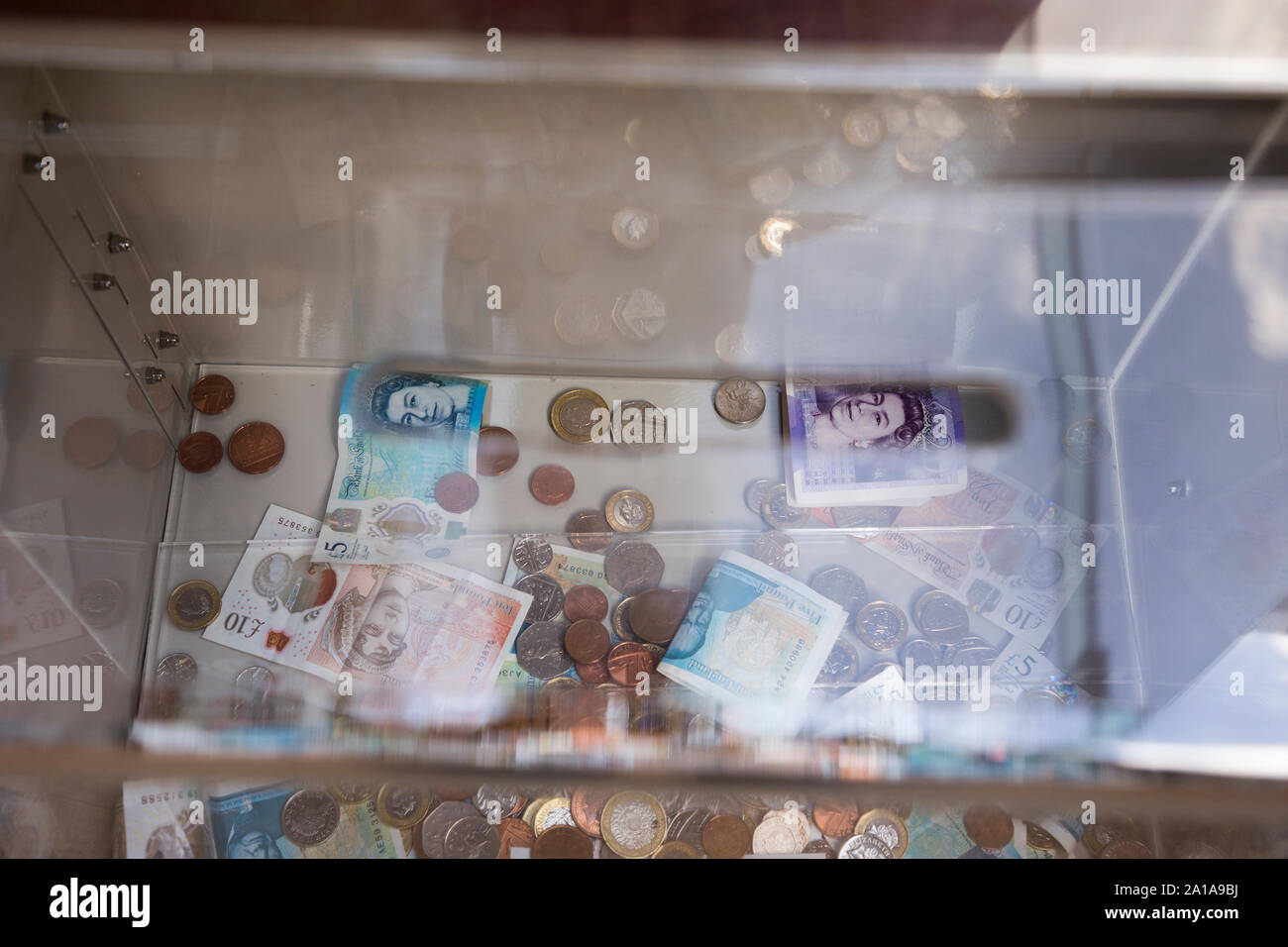 Casella di denaro raccolta per cambio / piccola modifica / note / contanti / monete / Donazioni Donazioni per il supporto di SS Gran Bretagna, Brunel's Steam alimentato nave, ora un museo attrazione di Bristol. Regno Unito (109) Foto Stock