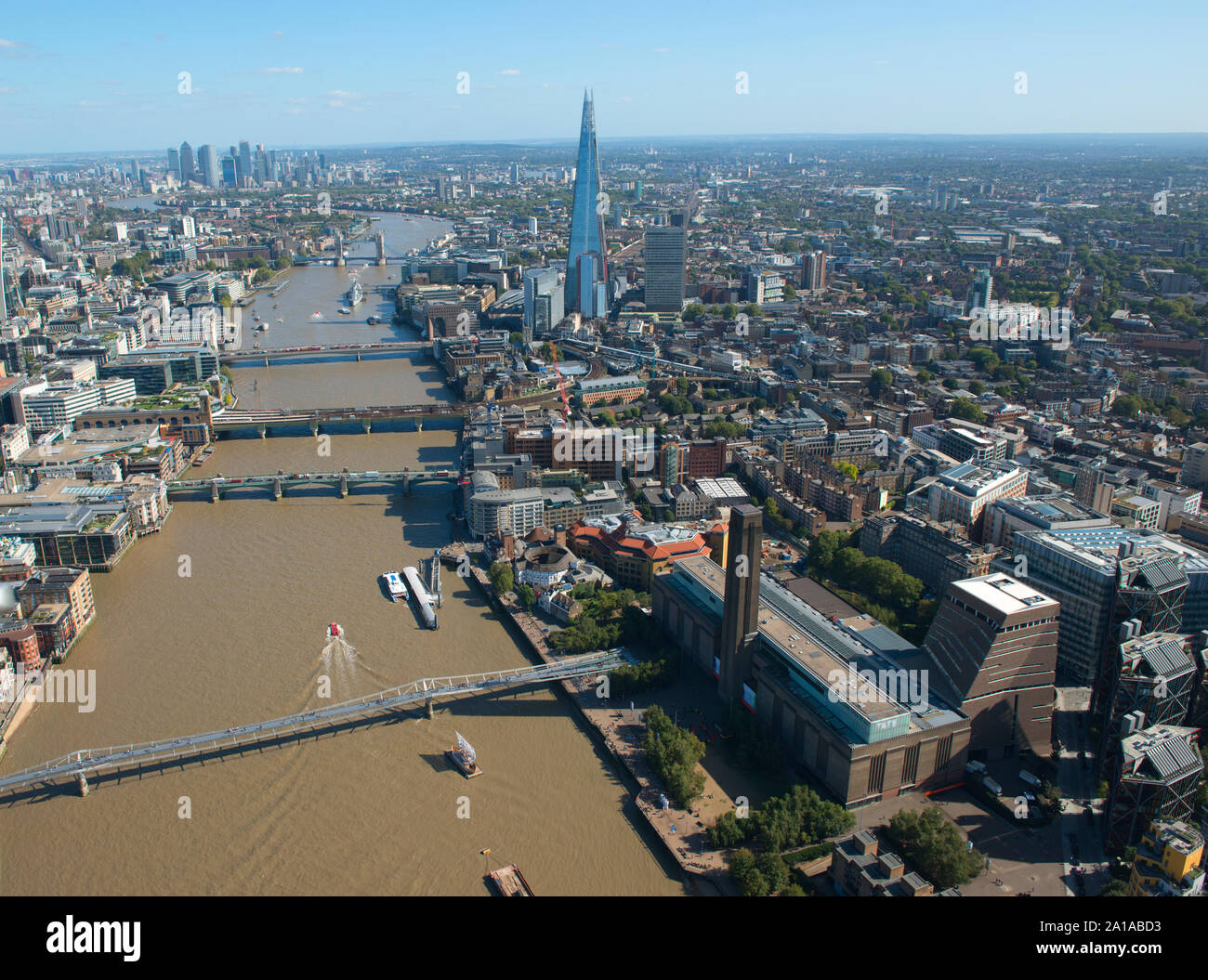 Il South Bank, Southwark e il fiume Tamigi dall'aria. Foto Stock