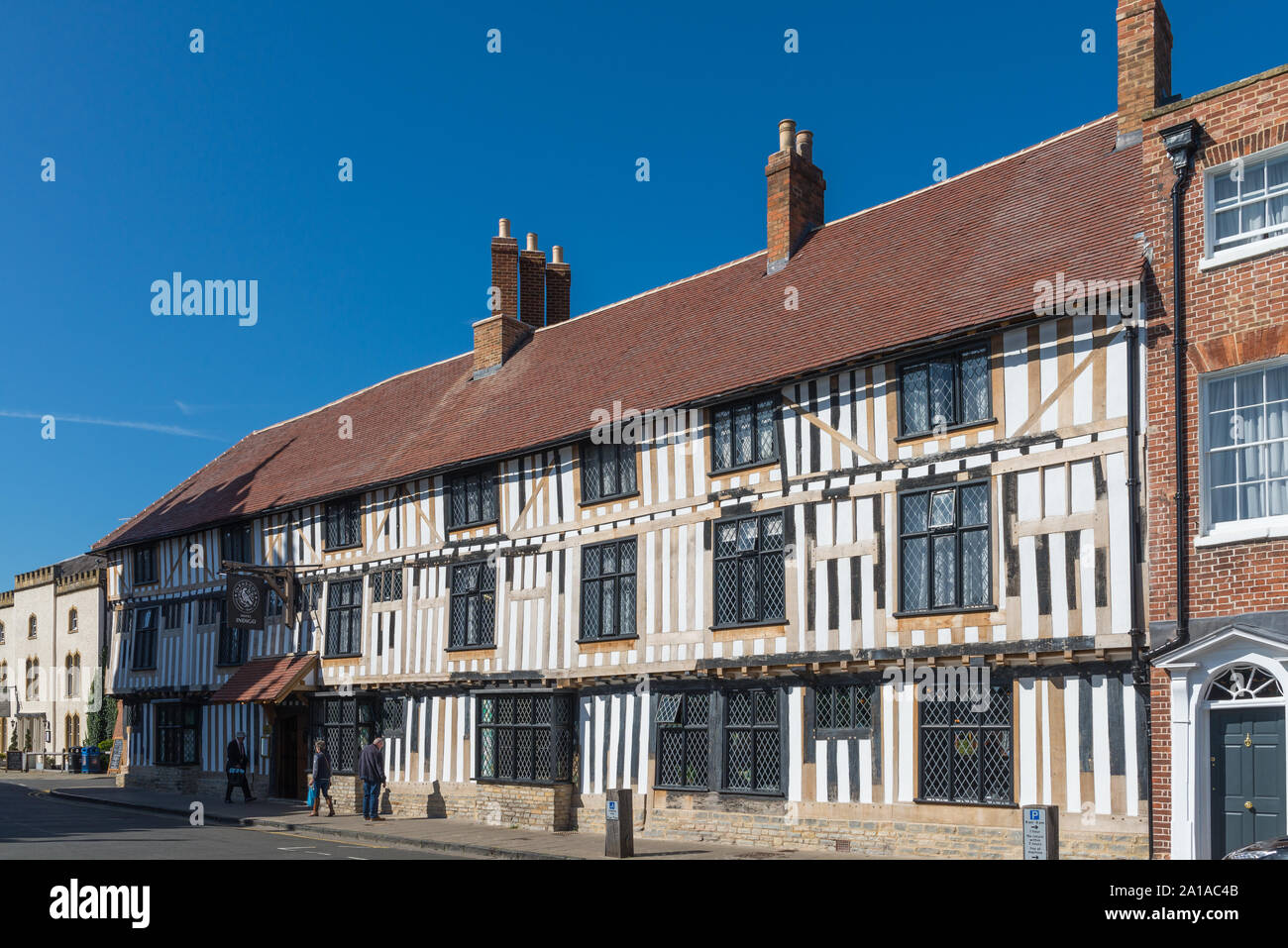 L'Hotel recentemente aperto Indigo Stratford-upon-Avon in Chapel Street è nel XVI secolo edificio con travi di legno Foto Stock