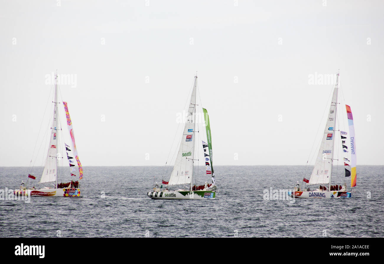 Il giro del mondo clipper yacht race concorrenti 15/16 vela in Cape Town harbour,Sud Africa,Danang Vietnam,visitare Seattle,Derry Londonderry in linea Foto Stock