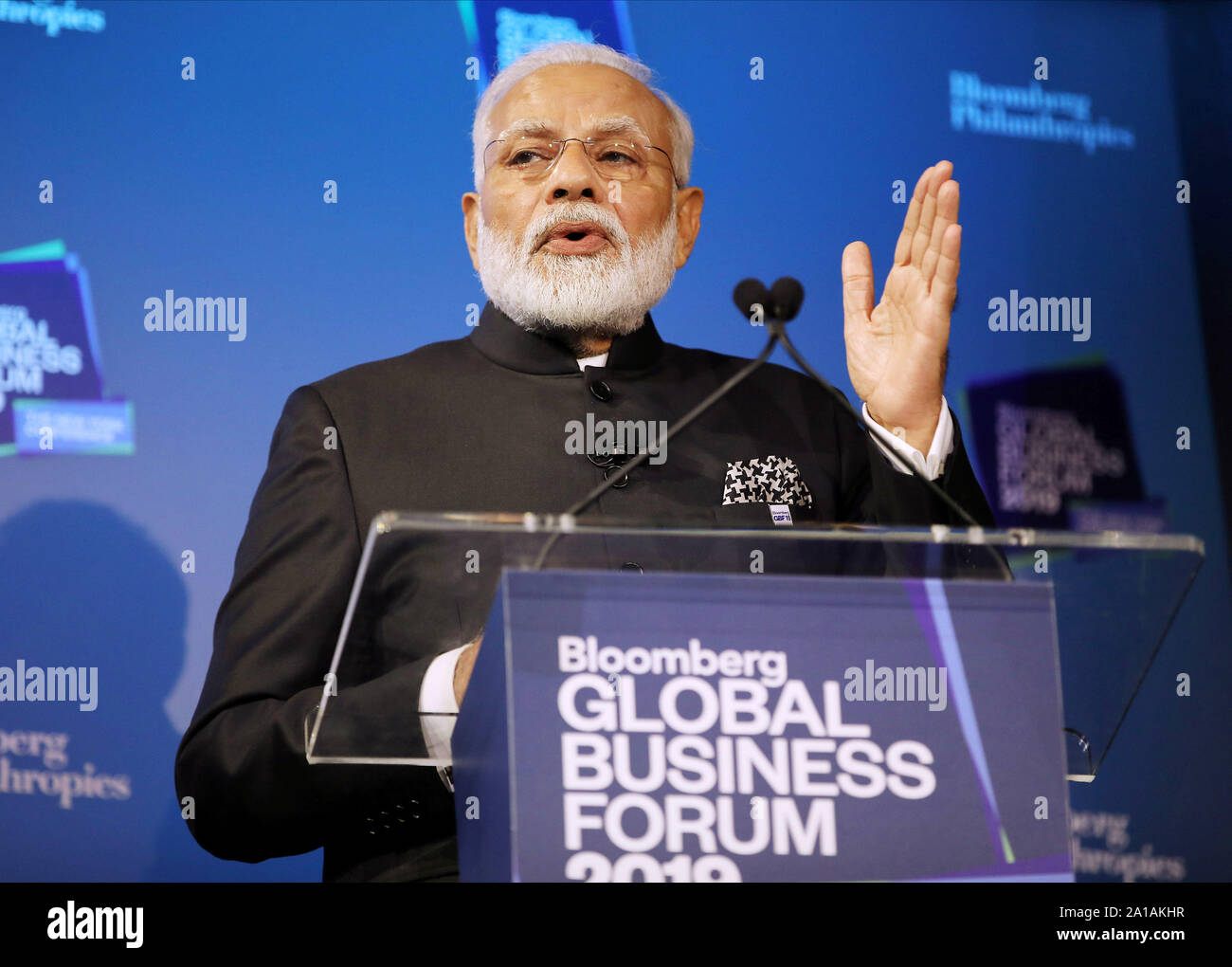 New York, Stati Uniti. Xxv Sep, 2019. In India il Primo Ministro Narendra Modi parla al terzo annuale di Bloomberg Global Business Forum tenutosi presso il Plaza Hotel di New York City di mercoledì, 25 settembre 2019. Politici e i business leader che frequentano il forum sono di discutere di come i cambiamenti climatici gli effetti l'economia mondiale e le possibili soluzioni alla crisi. Foto di Monika Graff/UPI Credito: UPI/Alamy Live News Foto Stock