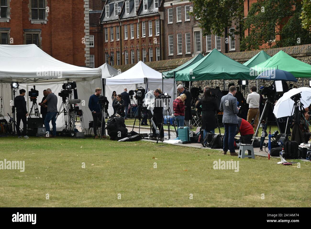 Premere la copertura di Brexit in piazza del Parlamento, Londra Settembre 2019 Foto Stock