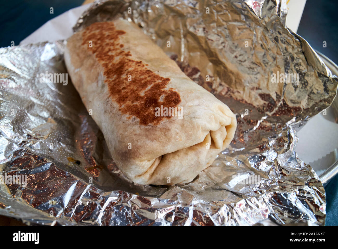 Burrito laminato avvolto in una lamina di metallo di chicago, illinois, Stati Uniti d'America Foto Stock