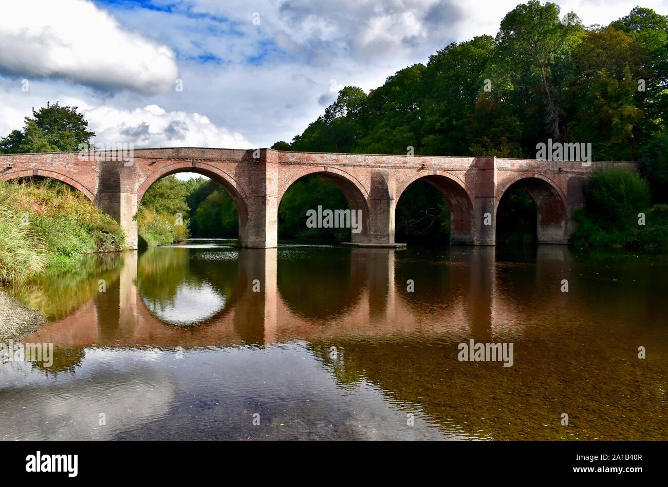 Bredwardine ponte che attraversa il fiume Wye. Foto Stock