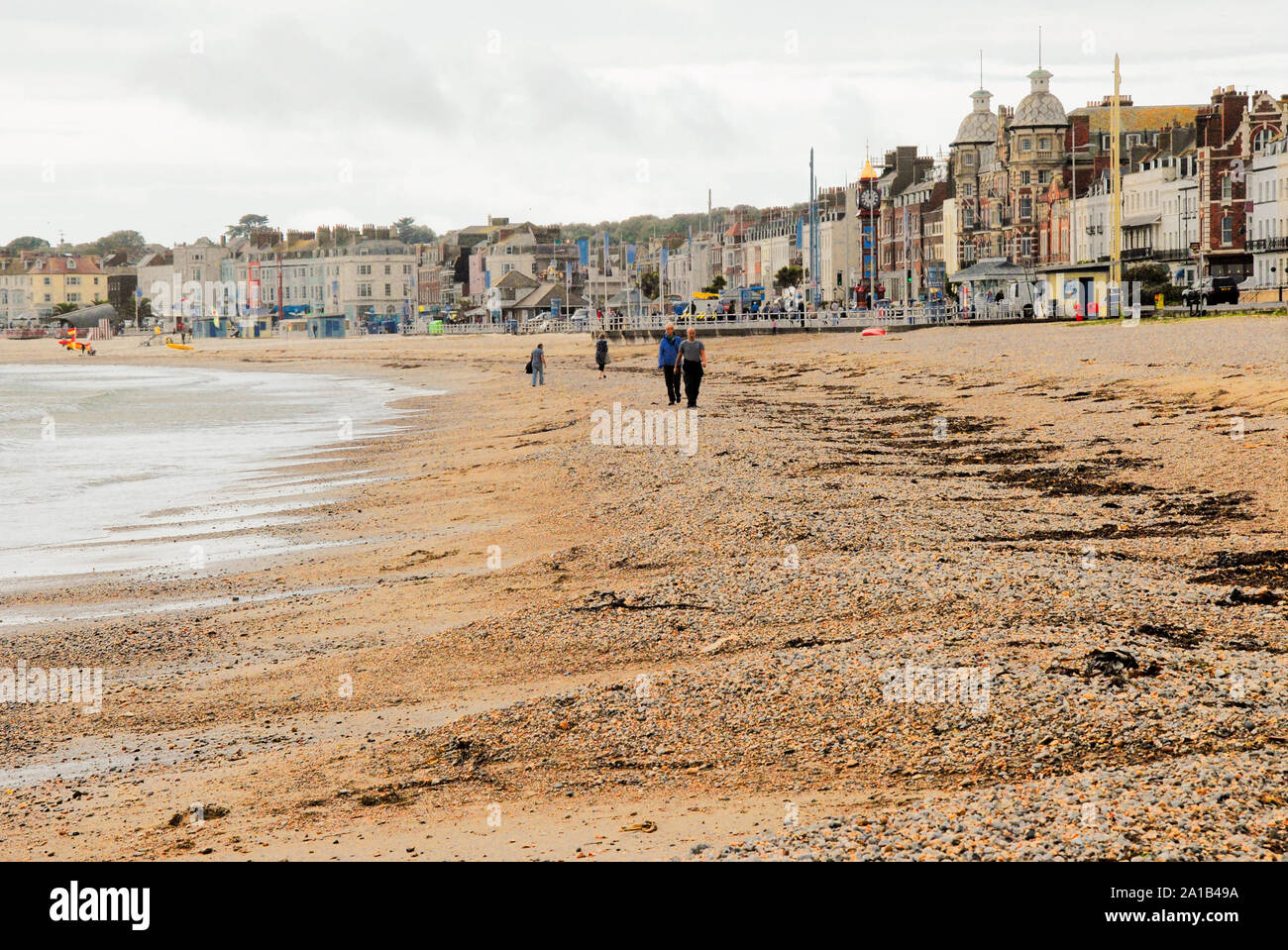 Weymouth. Il 25 settembre 2019. Regno Unito Meteo. La gente ad uscire nella soleggiata Weymouth, come la pioggia tiene fuori per un paio di ore. Credito: stuart fretwell/Alamy Live News Foto Stock