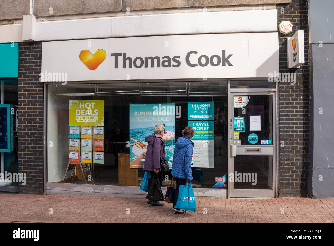 Crollo di viaggi Thomas Cook ha portato alla chiusura del loro high street rami, aggiunta alla perdita di high street aziende in città Foto Stock