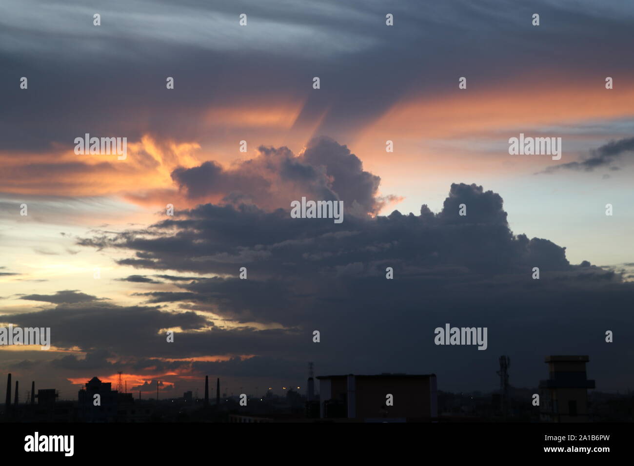 Bel cielo Foto Stock