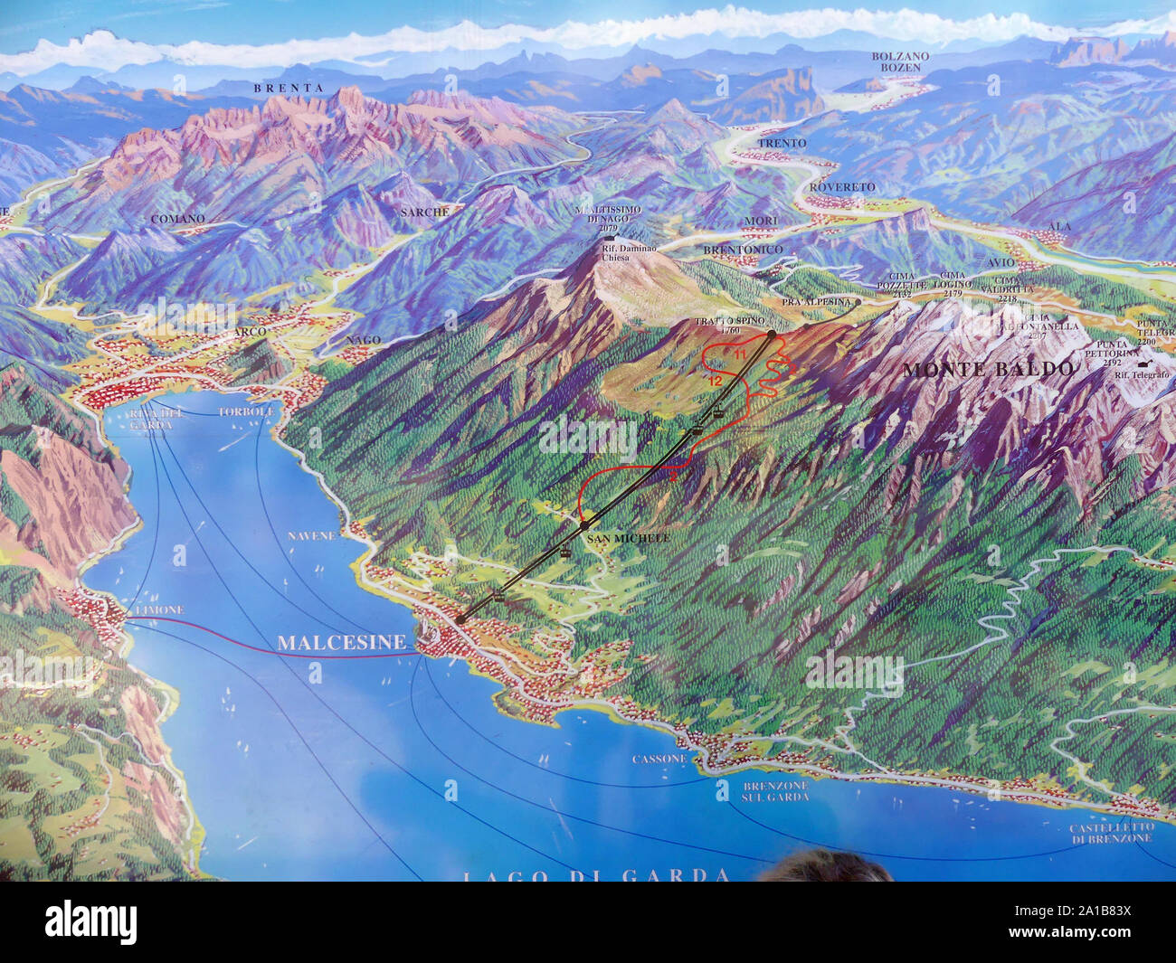 MALCESINE, Lago di Garda, nord Italia.diagramma che mostra la funivia per il Monte Baldo. Foto: Tony Gale Foto Stock