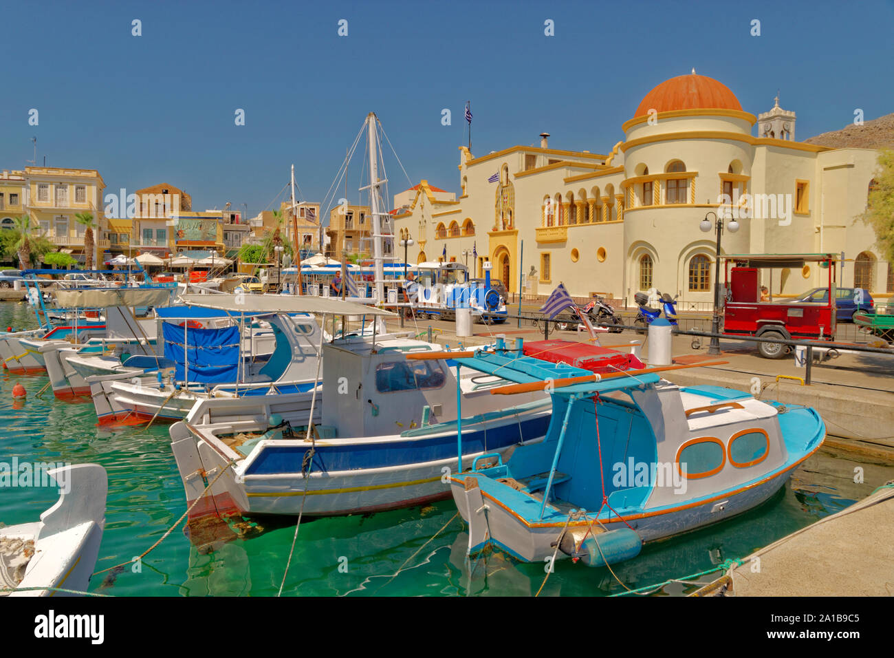 Porto e porto di pescatori a Pothia, Kalymnos Isola del Dodecaneso Gruppo, Grecia. Foto Stock