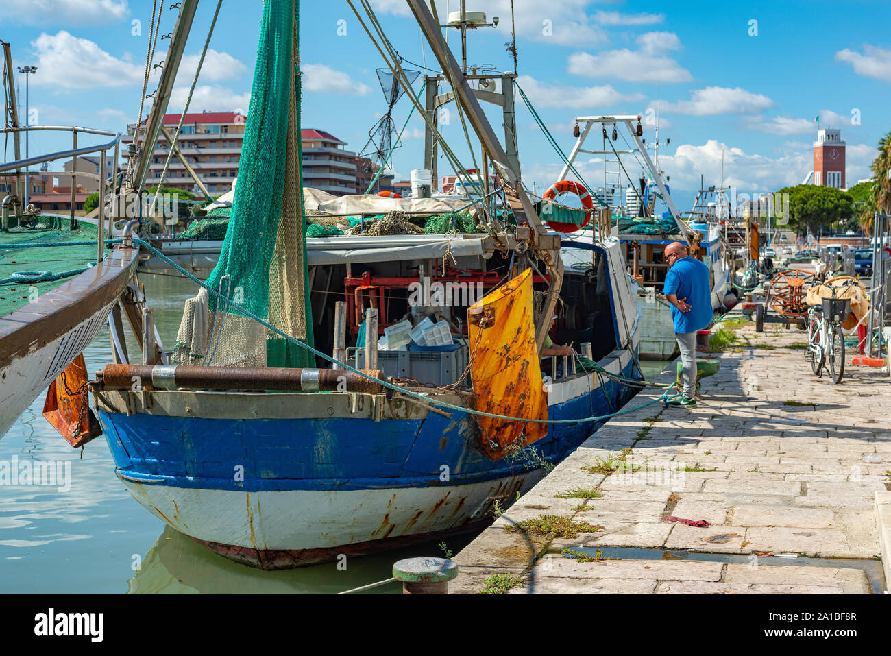 Barche ormeggiate in porto, Pescara Foto Stock