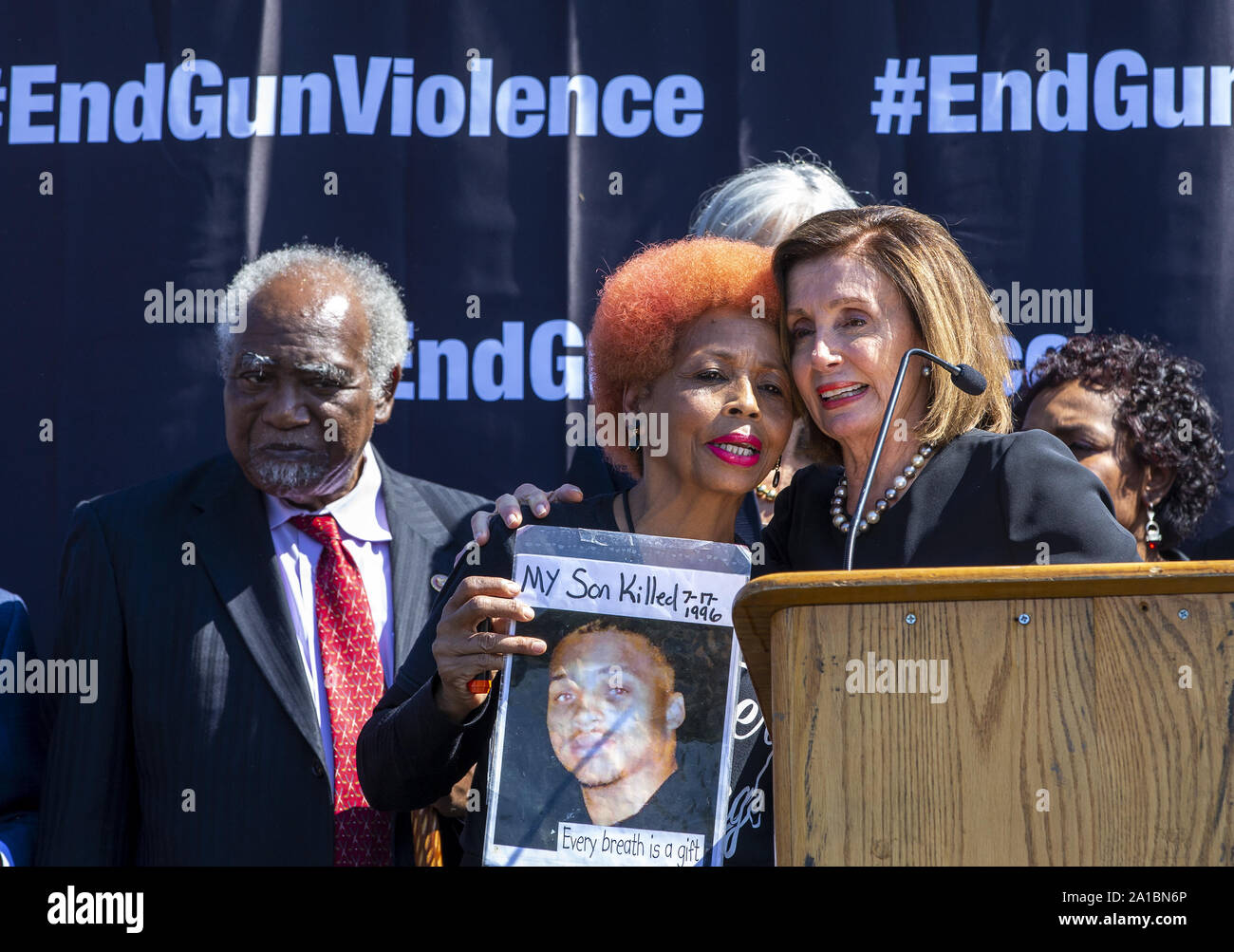 Washington, Stati Uniti. Xxv Sep, 2019. Presidente della Camera Nancy Pelosi (D-CA) parla di violenza pistola rally sul Campidoglio di Washington DC su Mercoledì, 25 settembre 2019. L'evento ha avuto luogo a seguito del comitato della Camera della magistratura audizione su "Proteggere l'America da assalto armi", e viene trattenuto sul National Giorno del Ricordo per le vittime assassinate. Foto di Tasos Katopodis/UPI Credito: UPI/Alamy Live News Foto Stock