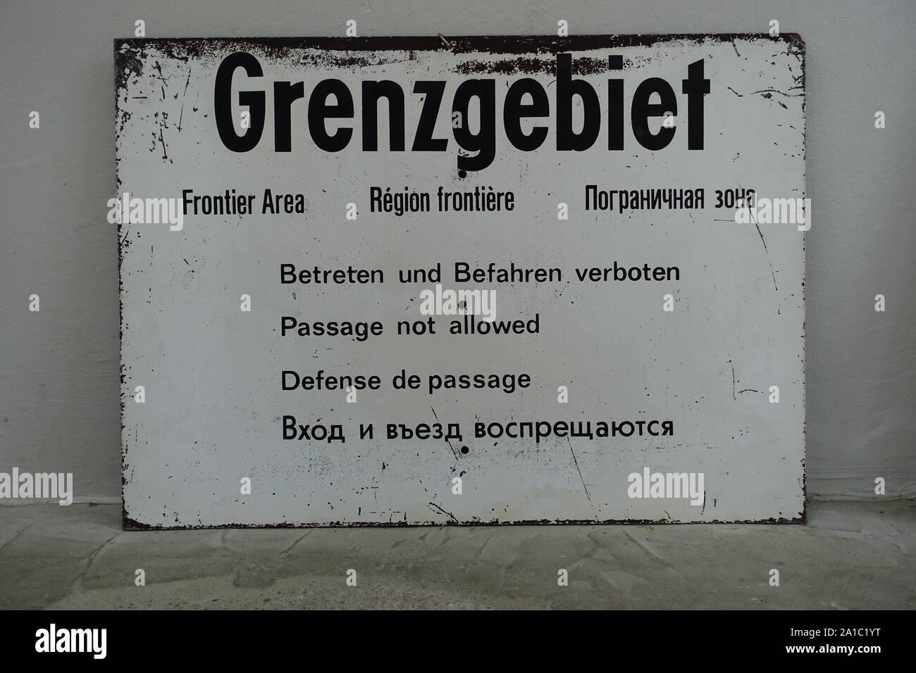 Berliner Mauer, Tafel Grenzgebiet - muro di Berlino, il vecchio segno Foto Stock