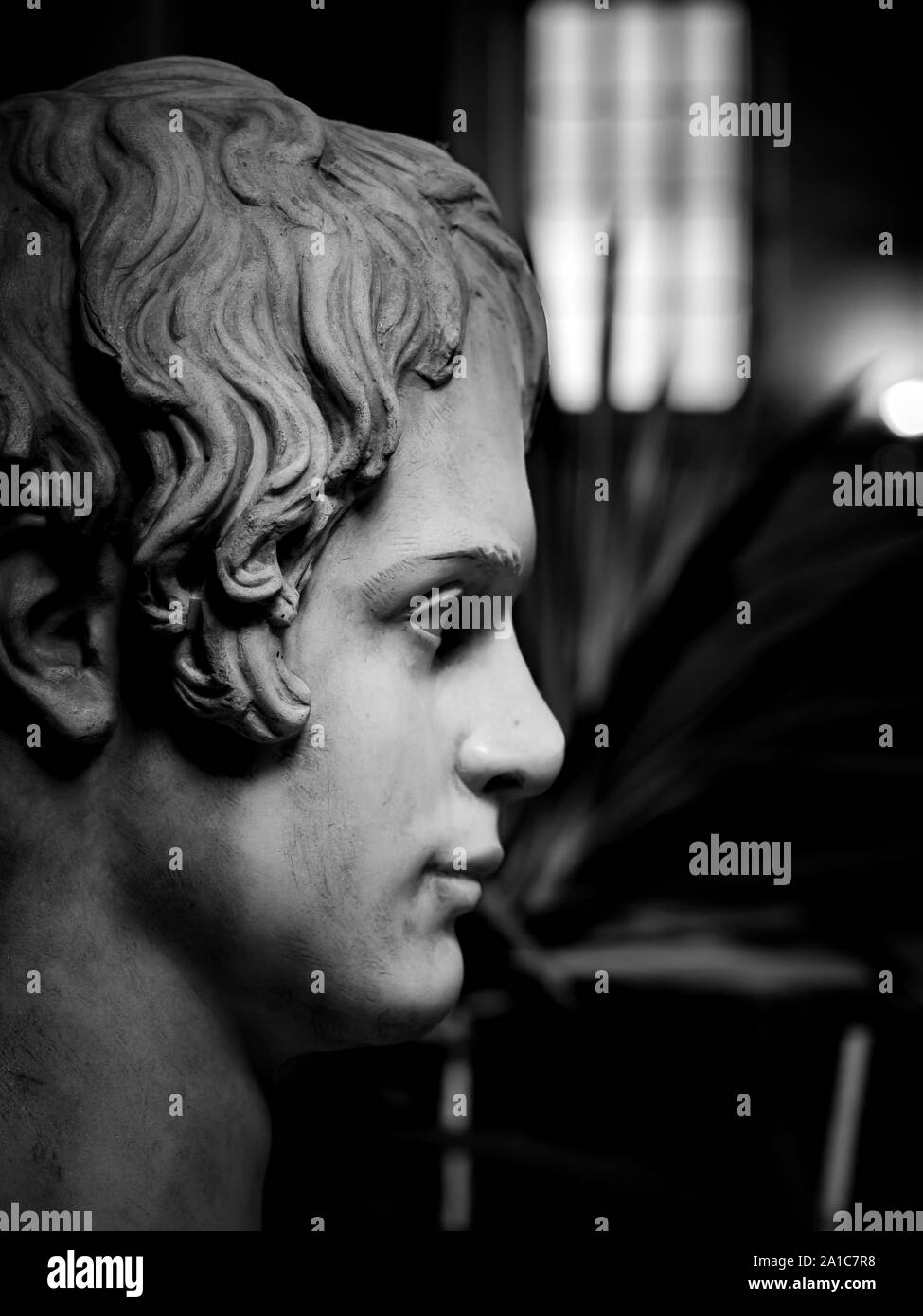 Busto antico nella chiesa di Saint Thomas, Strasburgo, Francia Foto Stock