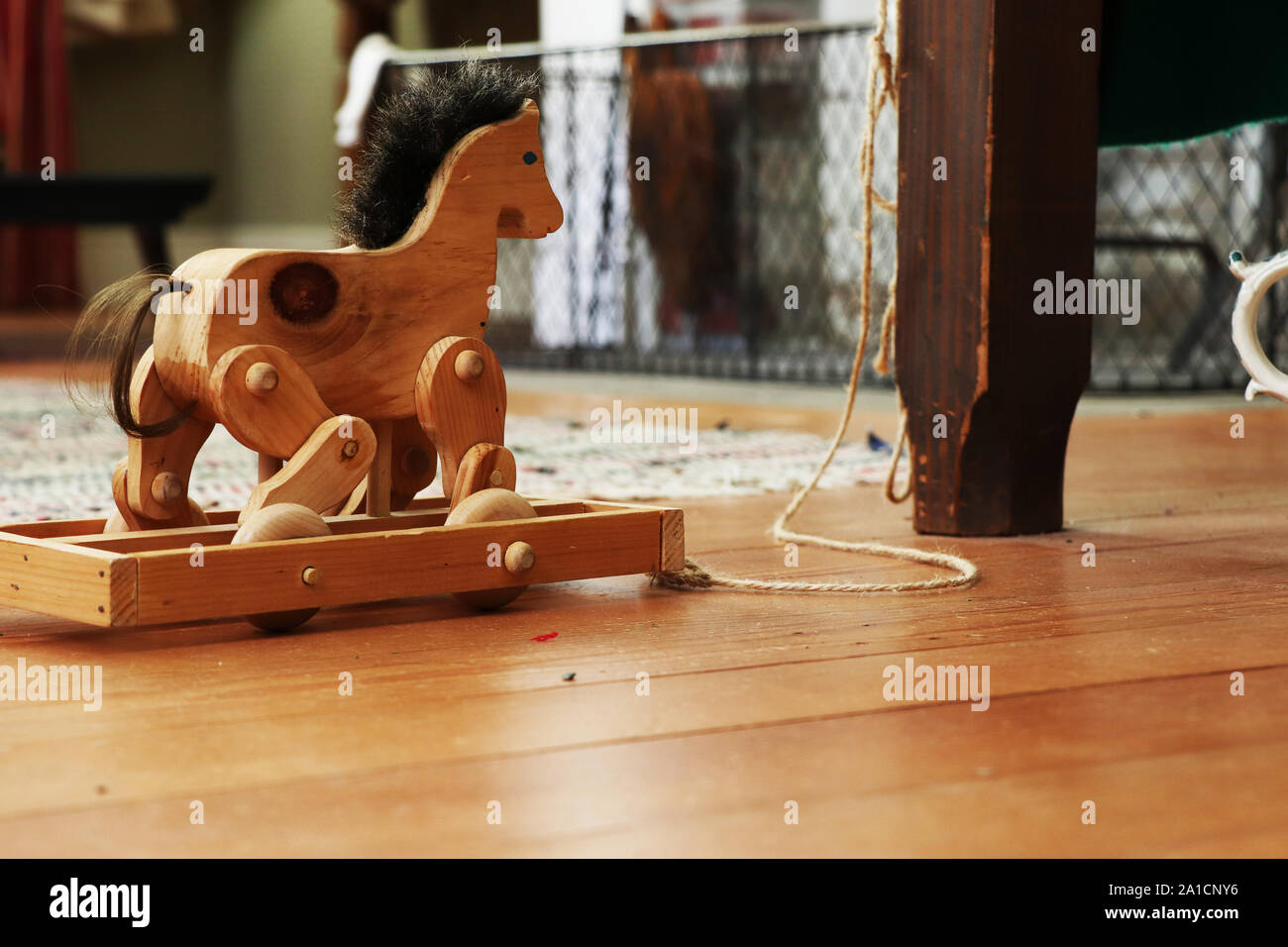 Un cavallo giocattolo di legno a Fort Nisqually a Tacoma, Washington Foto Stock