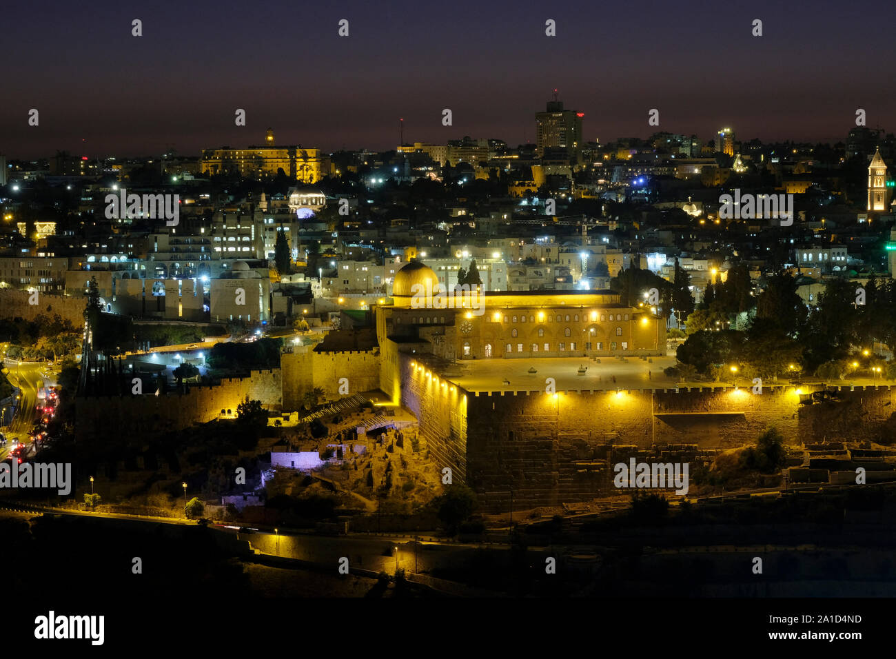 Ammira al crepuscolo la moschea di al-AKSA costruita sulla cima del Monte del Tempio, conosciuta come il complesso di al Aqsa o Haram esh-Sharif nella città vecchia Gerusalemme est Israele Foto Stock