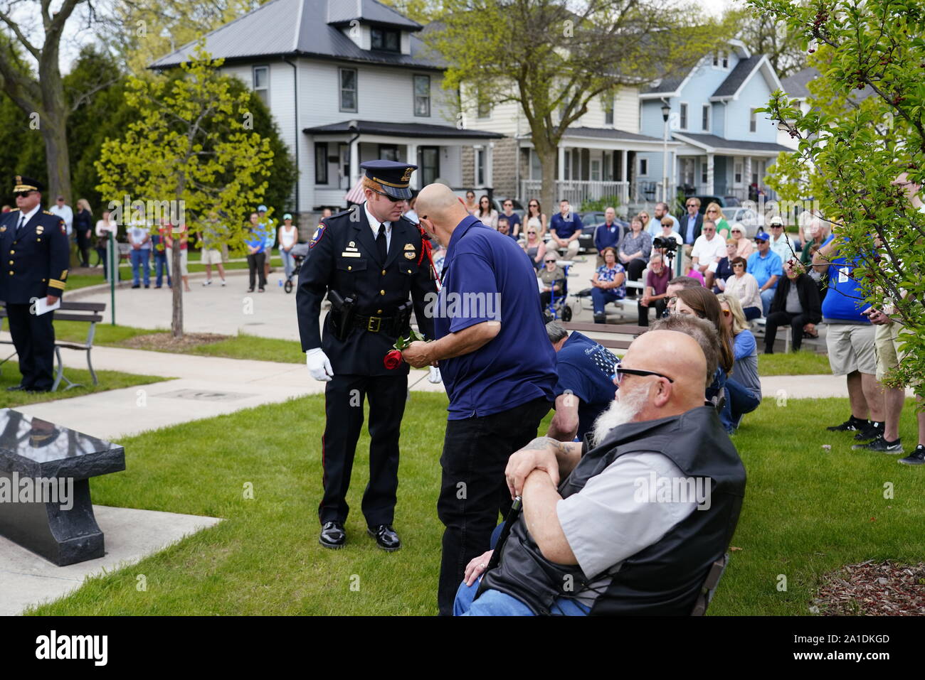 Polizia di Stato, Troopers, sceriffo e vigile del fuoco ufficiali hanno venuto fuori al memoriale del Memorial Day in onore dei caduti, Fond du Lac, Wisconsin Foto Stock