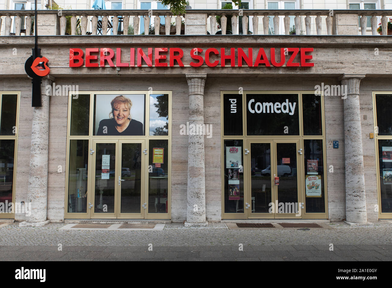 Teatro "Berliner Schauze' su Karl-Marx Allee, Berlino, Germania. Foto Stock