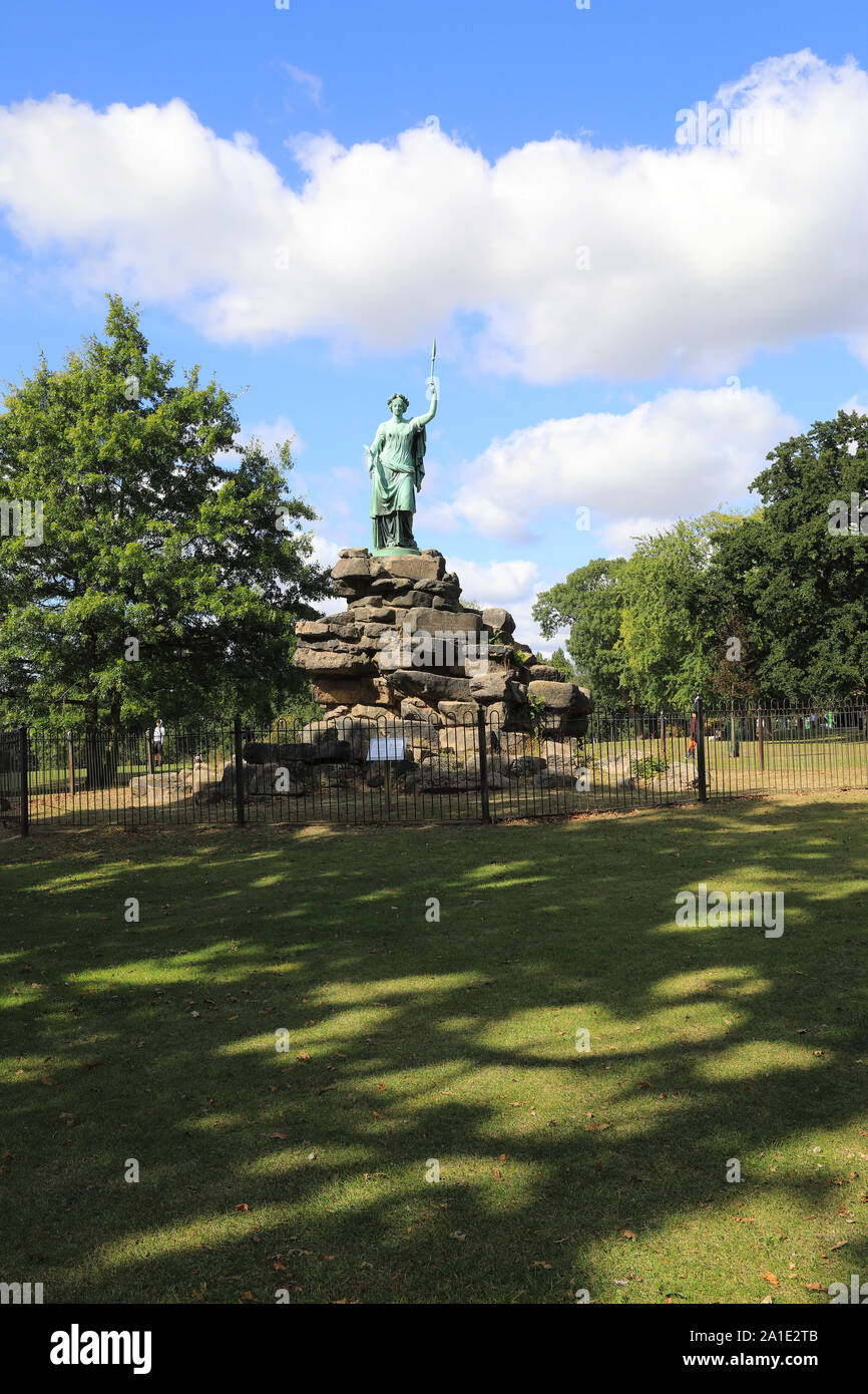 Statua di pace da Joseph Durham in Edwardian Friary Park, in Friern Barnet, a nord di Londra, Regno Unito Foto Stock