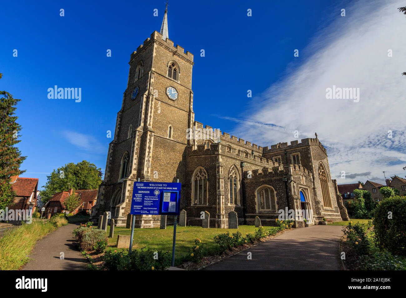 Ware town center high street , fiume Lea navigazione, Hertfordshire, home counties, Inghilterra meridionale, Regno Unito, GB, UE Foto Stock