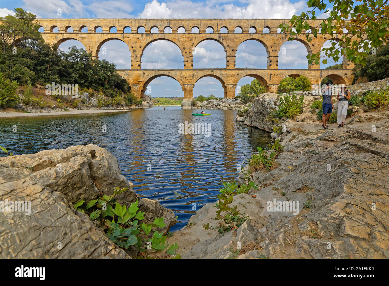 REMOULINS, Francia, 20 settembre 2019 : Il Pont du Gard, il più alto acquedotto romano ponte, e uno dei più conservati, fu costruito nel 1° centu Foto Stock