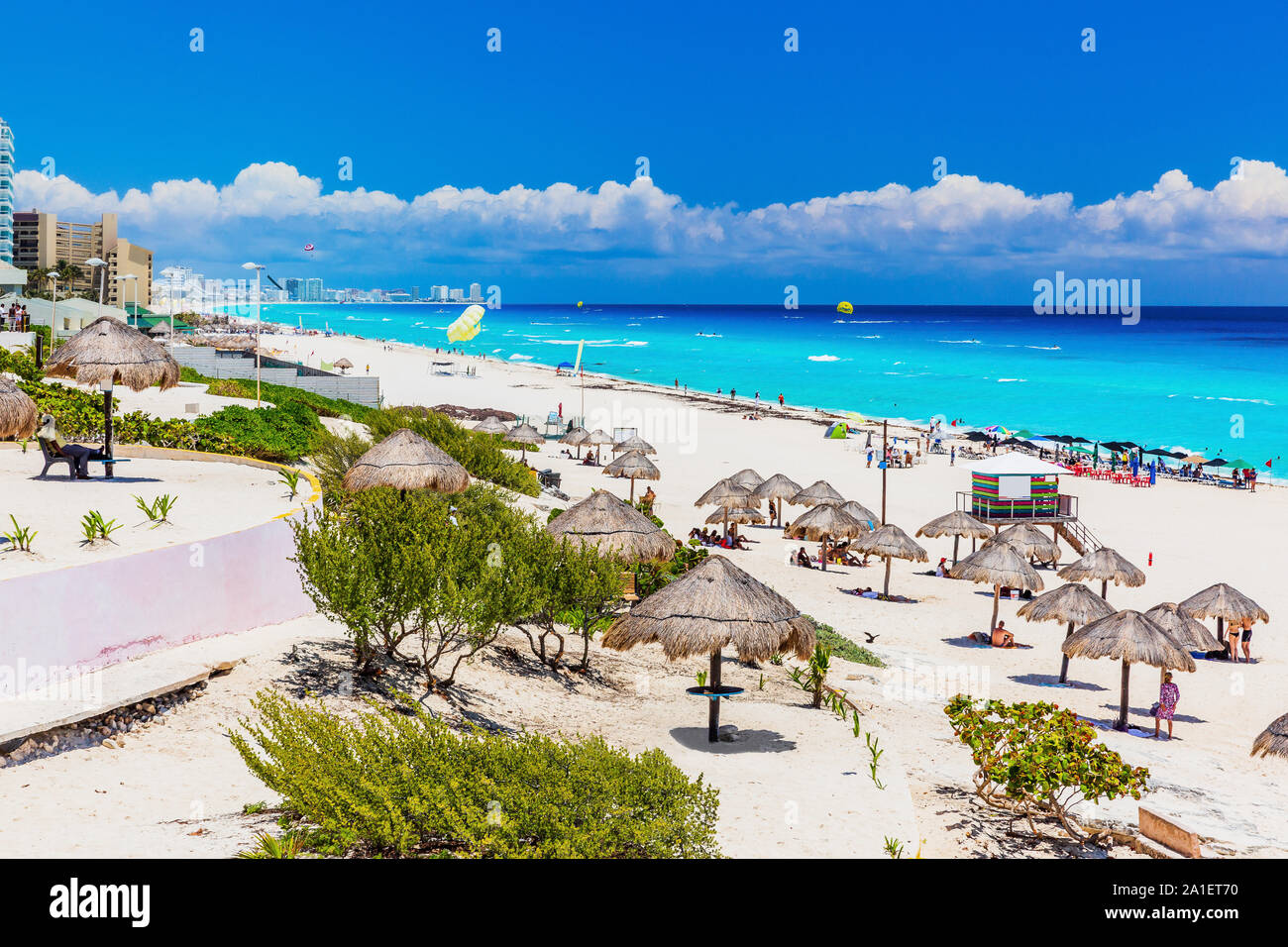 Cancun, Messico. Dolphin Beach (Playa Delfines). Spiaggia sulla Riviera Maya. Foto Stock