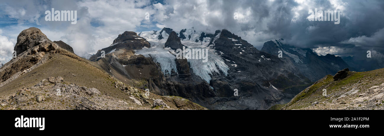 Blümlisalpglacier con gruppo Blüemlisalp Foto Stock