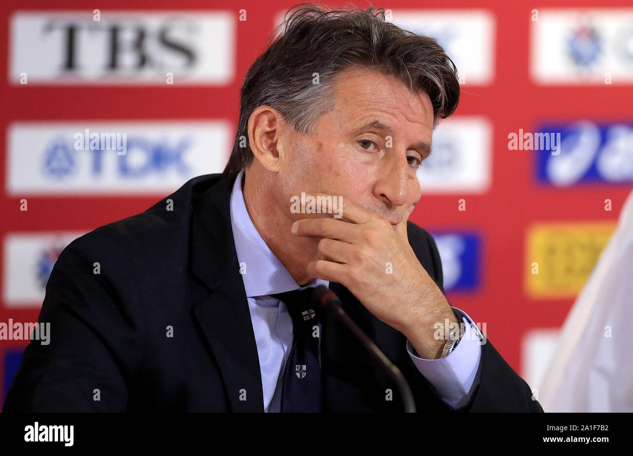 Il Presidente IAAF Sebastian Coe durante una conferenza stampa in vista del 2019 IAAF mondiale di atletica che si svolge a Doha, in Qatar. Foto Stock