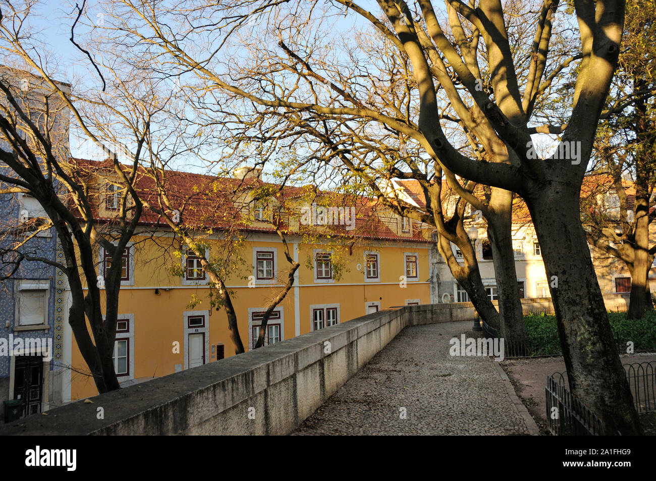 Un tranquillo angolo a Necessidades distretto. Lisbona, Portogallo Foto Stock