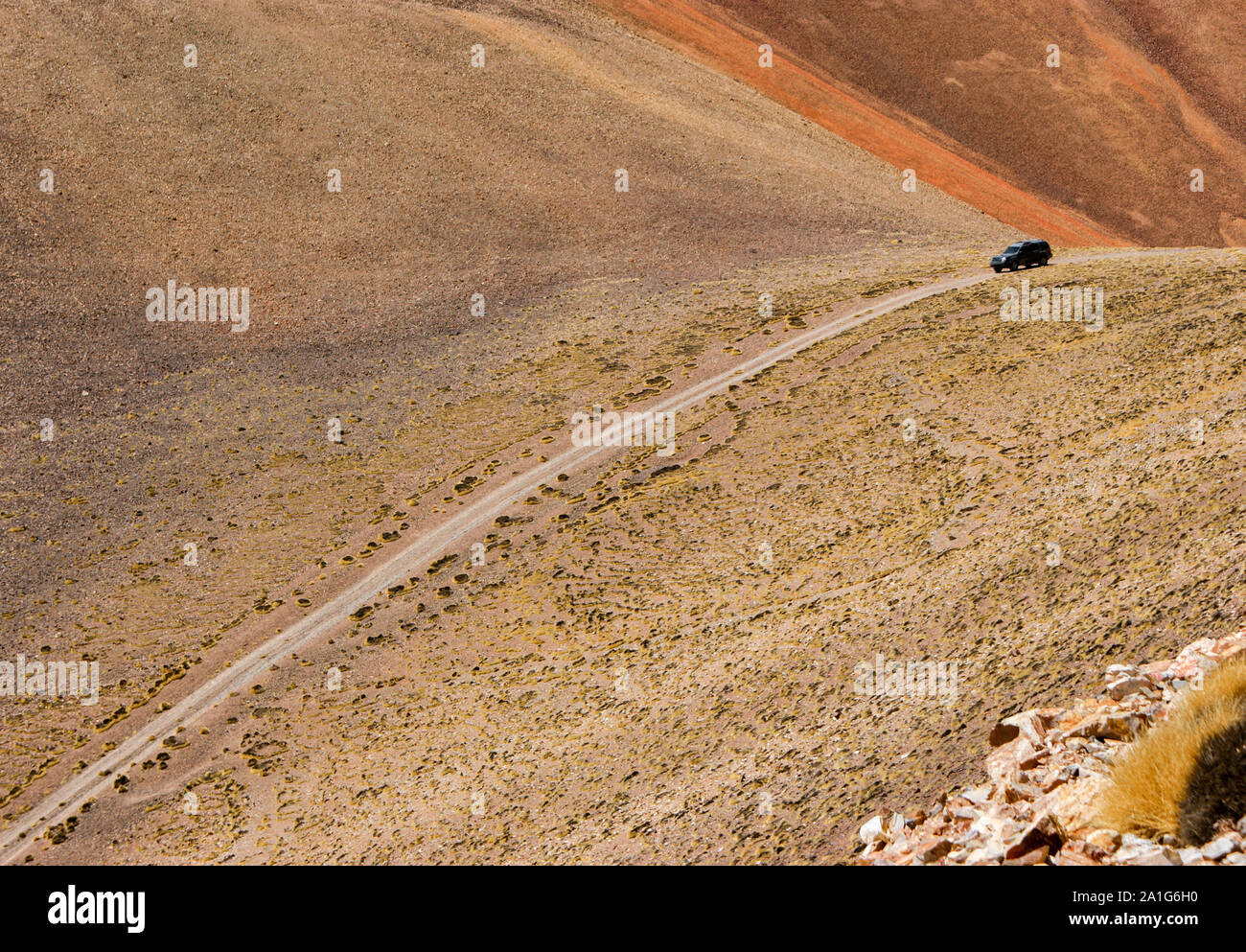 Attraversando in 4 x 4 da strade fuori rotta in Argentina a nord tra le montagne, valli e fiumi Foto Stock