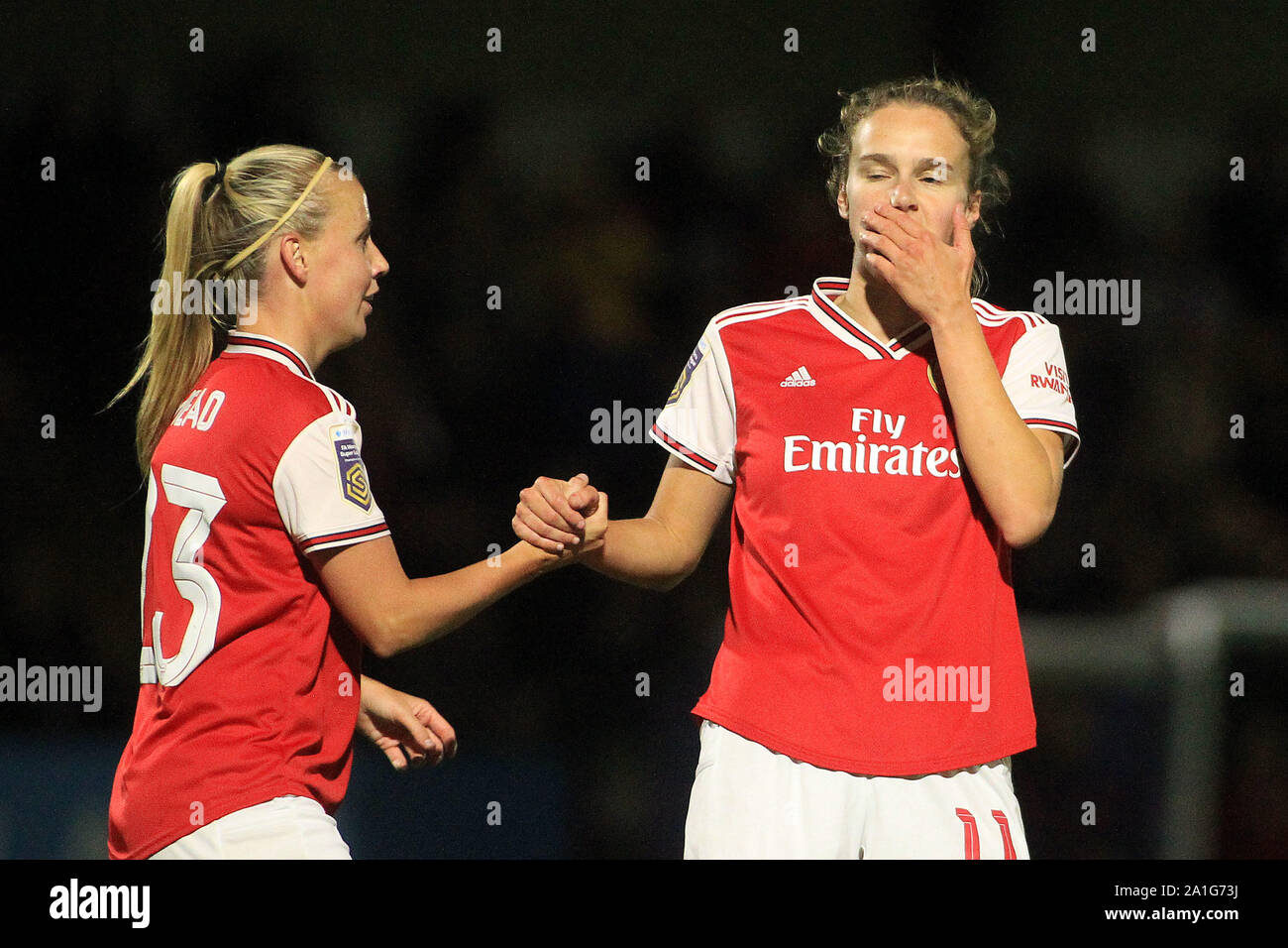 Vivianne Miedema dell arsenale delle donne (R) festeggia con Beth Mead dell arsenale delle donne dopo il suo punteggio del team secondo obiettivo. Femminile UEFA Champions League seconda gamba corrispondono, Arsenal donne v Fiorentina femminile al Parco Prato a Borehamwood giovedì 26 settembre 2019. Questa immagine può essere utilizzata solo per scopi editoriali. Solo uso editoriale, è richiesta una licenza per uso commerciale. Nessun uso in scommesse, giochi o un singolo giocatore/club/league pubblicazioni . pic da Steffan Bowen/Andrew Orchard fotografia sportiva/Alamy Live news Foto Stock