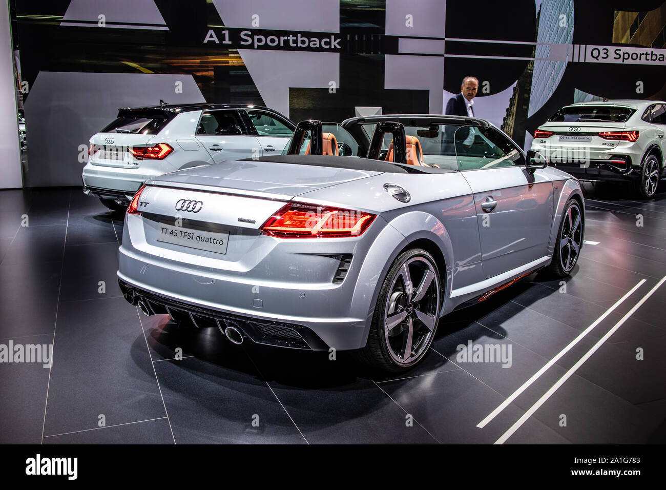 Francoforte, Germania, Sep 2019 Audi TT 45 TFSI quattro Cabrio a IAA, gen 3, Mk3, tipo FV/8S, prodotta da Audi AG Foto Stock