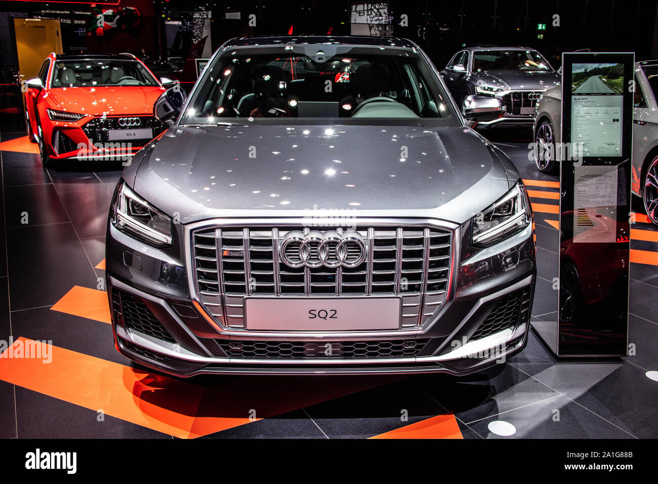 Francoforte, Germania, 10 settembre 2019: Audi SQ2 quattro alla IAA, mini SUV prodotto dalla casa automobilistica tedesca Audi AG Foto Stock
