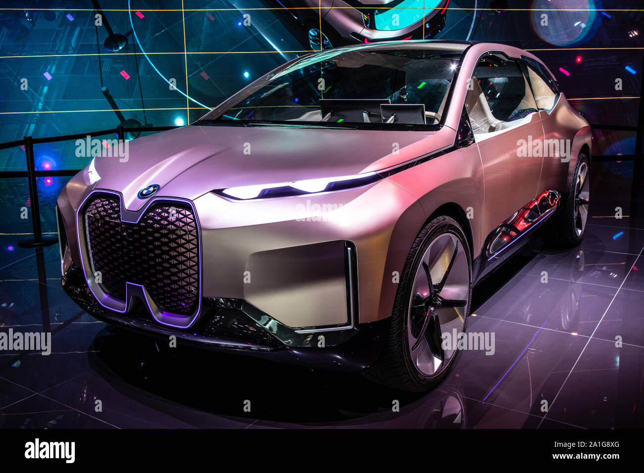 Francoforte, Germania, Sep 2019 BMW Vision Concept iNEXT prototipo di automobile, IAA, totalmente elettrico, altamente guida autonoma eco friendly futuro BMW SAV Foto Stock
