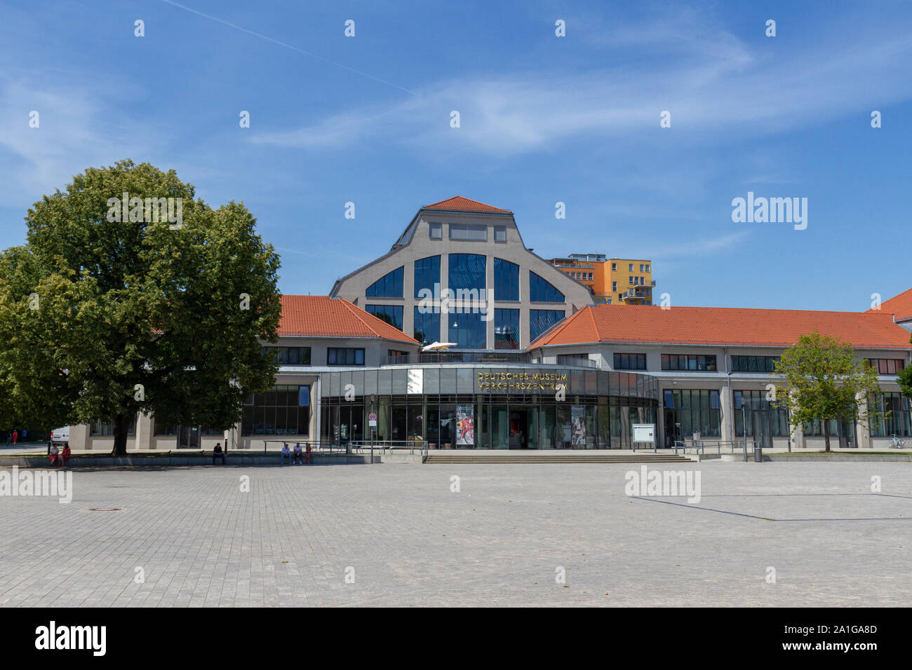 L'ingresso principale al Deutsches Museum Verkehrszentrum, (Tedesco Museo dei Trasporti) di Monaco di Baviera, Germania. Foto Stock