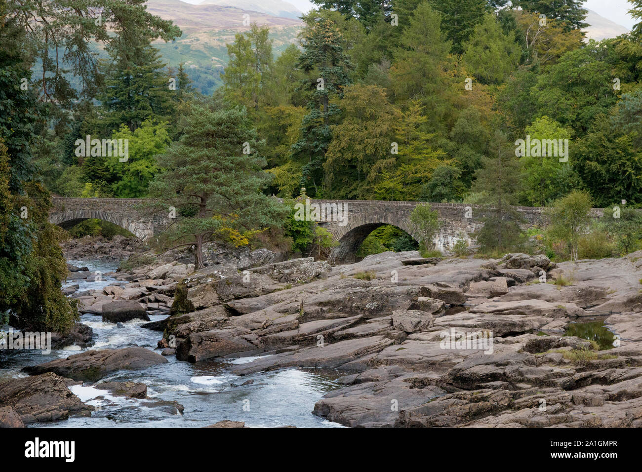 Bella Falls of Dochart nelle Highlands scozzesi Foto Stock