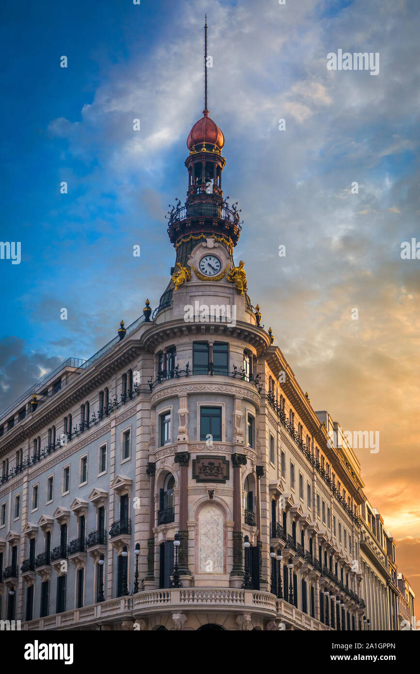 Madrid è la capitale e la città più popolosa della Spagna. La città ha quasi 3,3 milioni di abitanti e un'area metropolitana una popolazione di circa Foto Stock