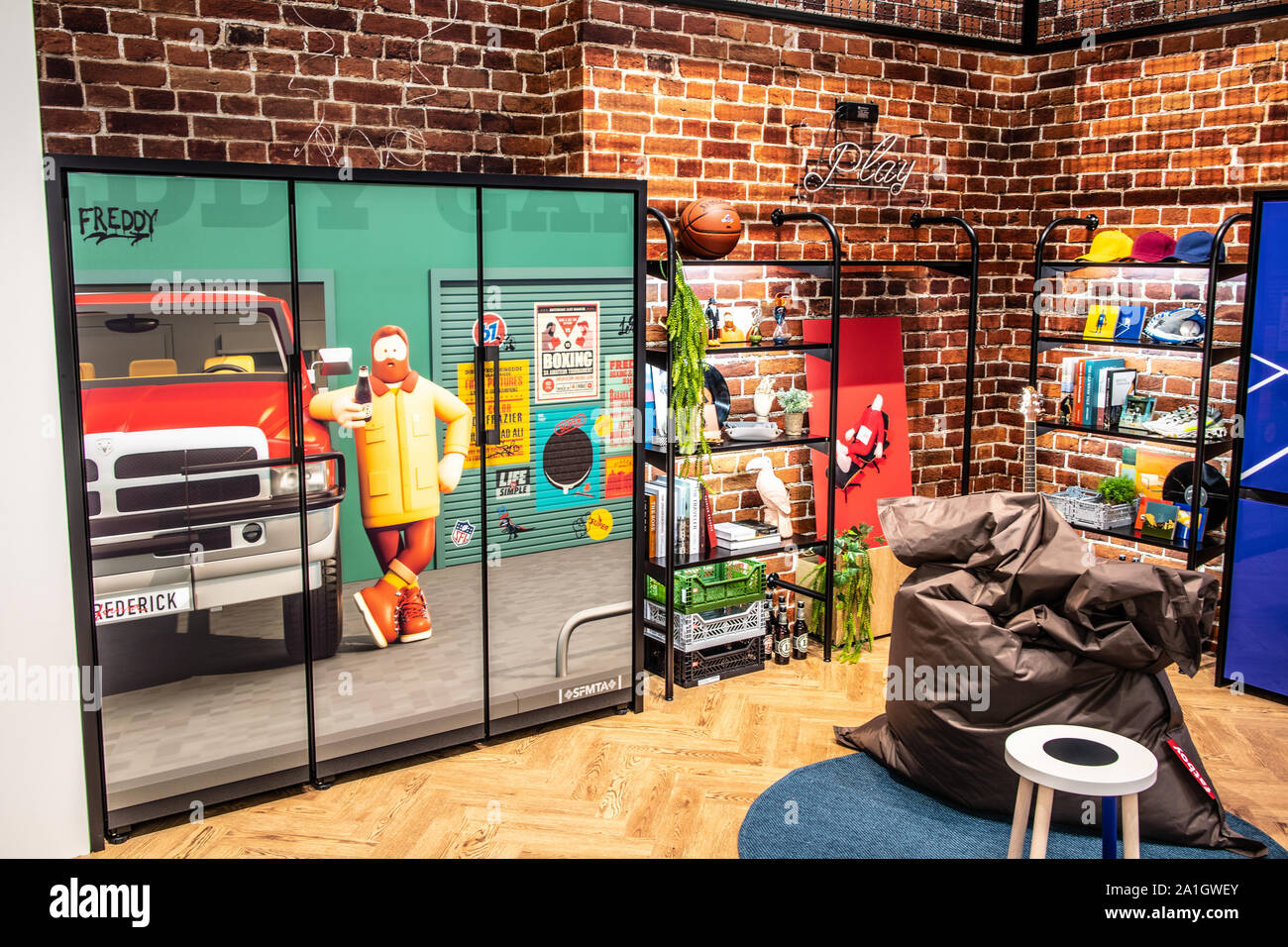 Berlino, Germania, Sep 2019 Nuovo Samsung Bespoke Elettrodomestici sul display, Samsung padiglione espositivo showroom stand, innovazioni globali mostrano IFA 2019 Foto Stock