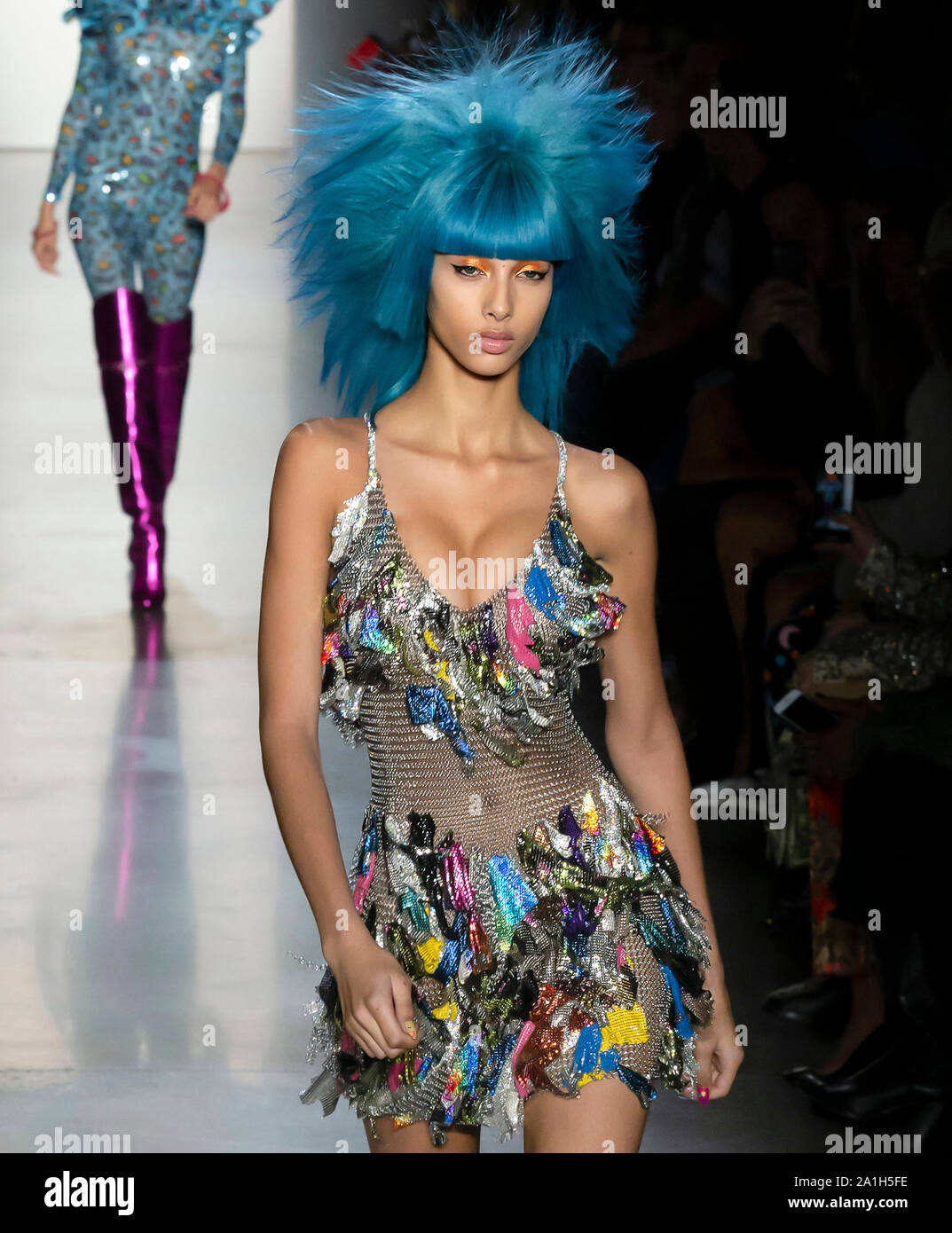 New York, NY - Settembre 09, 2019: Yasmin Wijnaldum passeggiate la pista al Jeremy Scott Primavera Estate 2020 Fashion Show Foto Stock