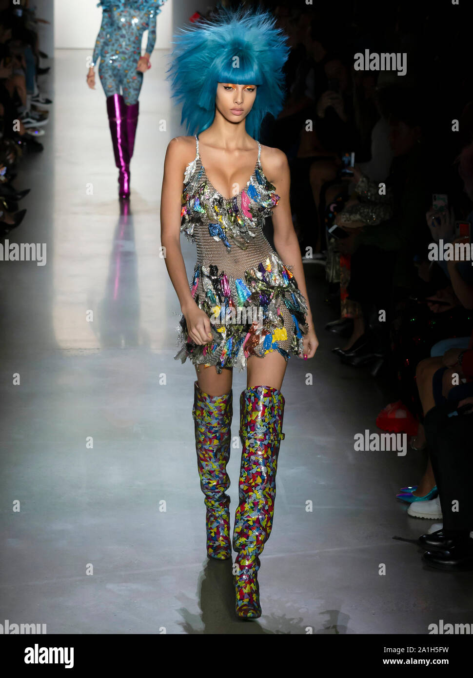 New York, NY - Settembre 09, 2019: Yasmin Wijnaldum passeggiate la pista al Jeremy Scott Primavera Estate 2020 Fashion Show Foto Stock