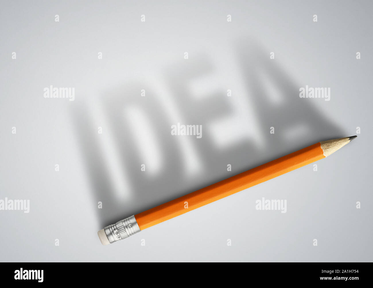 Idea creativa concetto, matita con ombra, spazio di copia Foto Stock