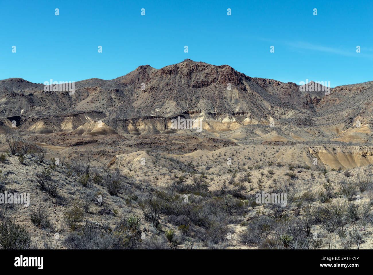 Multi-colore di formazioni rocciose appena a nord del parco nazionale di Big Bend in Texas della regione Trans-Pecos Foto Stock