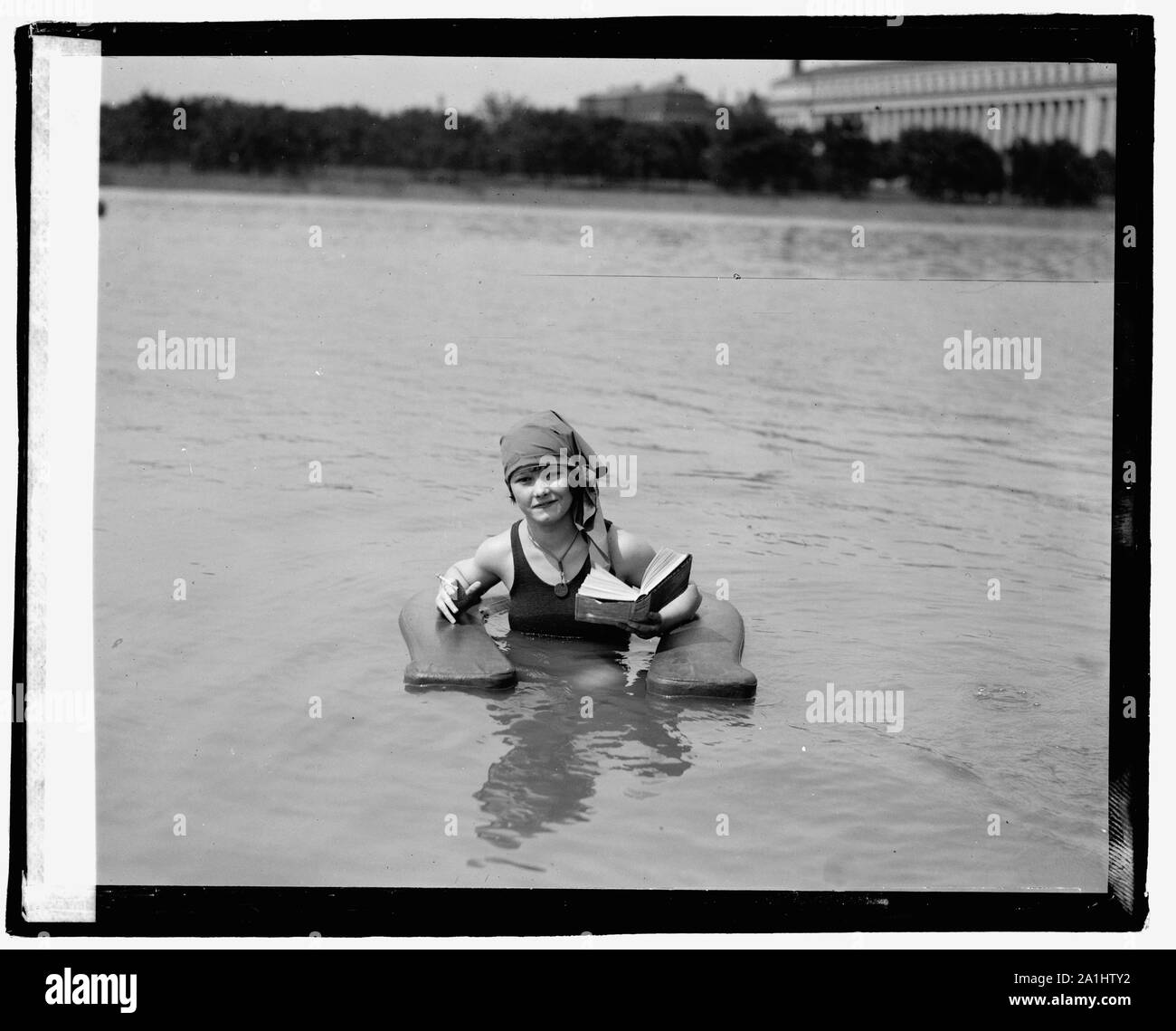 Muriel Quackenbush in sedia surf a Washington. Spiaggia balneare. 6/24/22 Foto Stock