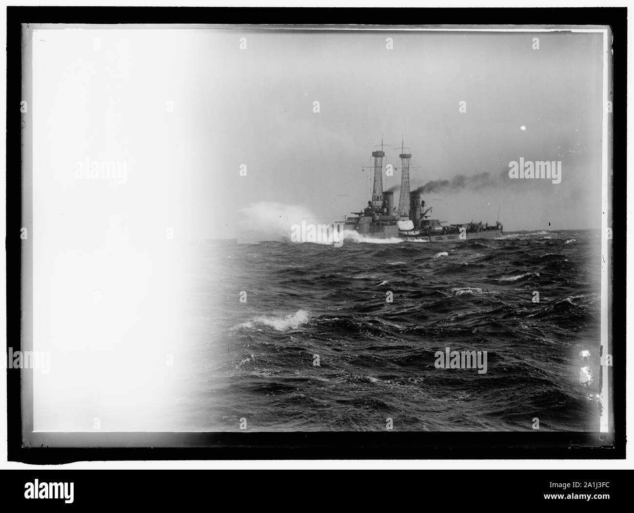 NAVY, U.S. Corazzate in tempesta di mare Foto Stock