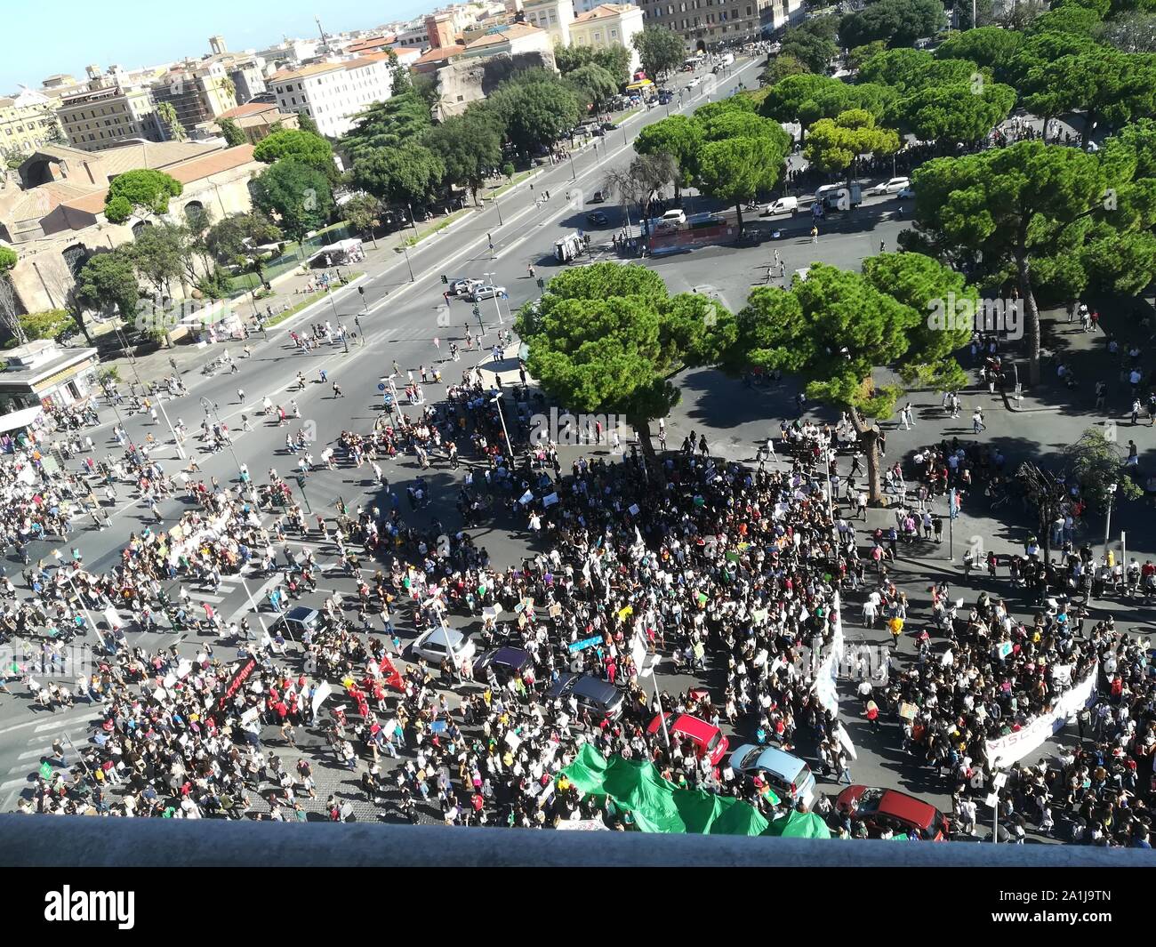 Roma, Italia - 27 Settembre 2019: La processione del venerdì per la futura manifestazione in Piazza dei Cinquecento Foto Stock