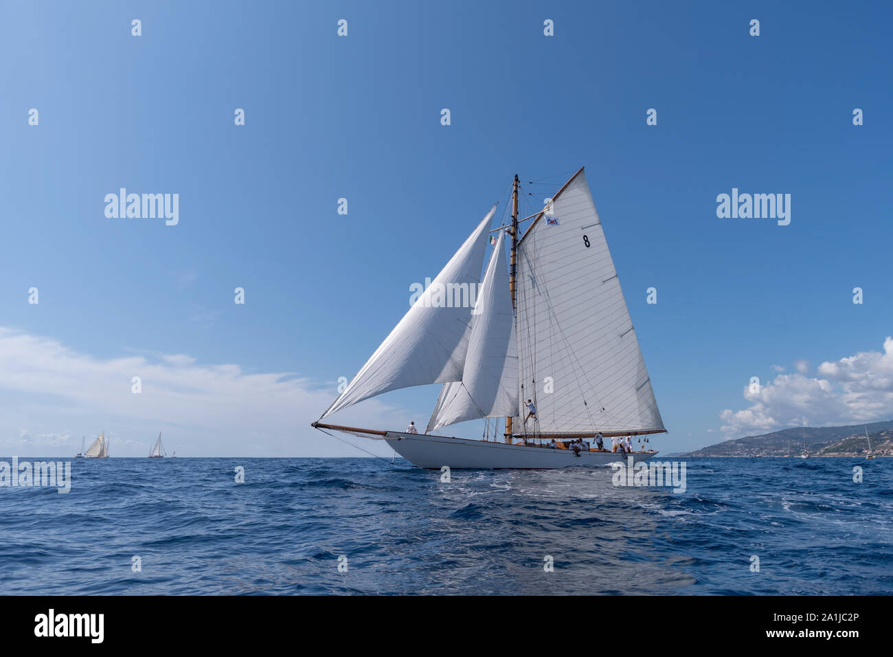 Moonbeam IV classic yacht a vela, costruito nel 1914 da William Fife Junior in Scozia, durante la regata nel Golfo di Imperia, Italia Foto Stock