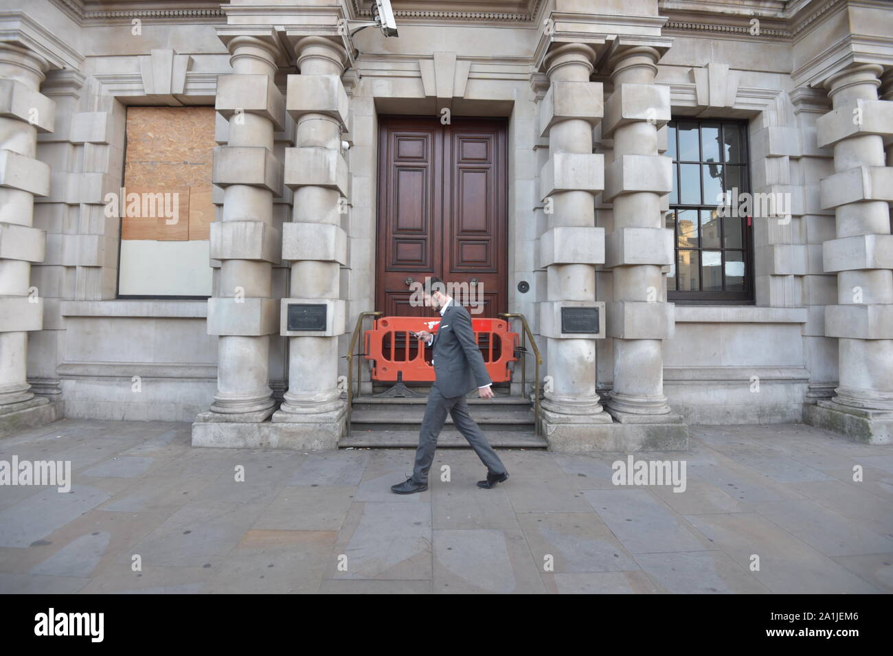 Vecchia guerra Edificio per uffici a Whitehall, Londra che è quello di diventare un hotel. Foto di PA. Picture Data: venerdì 27 settembre, 2019. Vedere PA storia turismo WarOffice. Foto di credito dovrebbe leggere: Nick Ansell/PA FILO Foto Stock