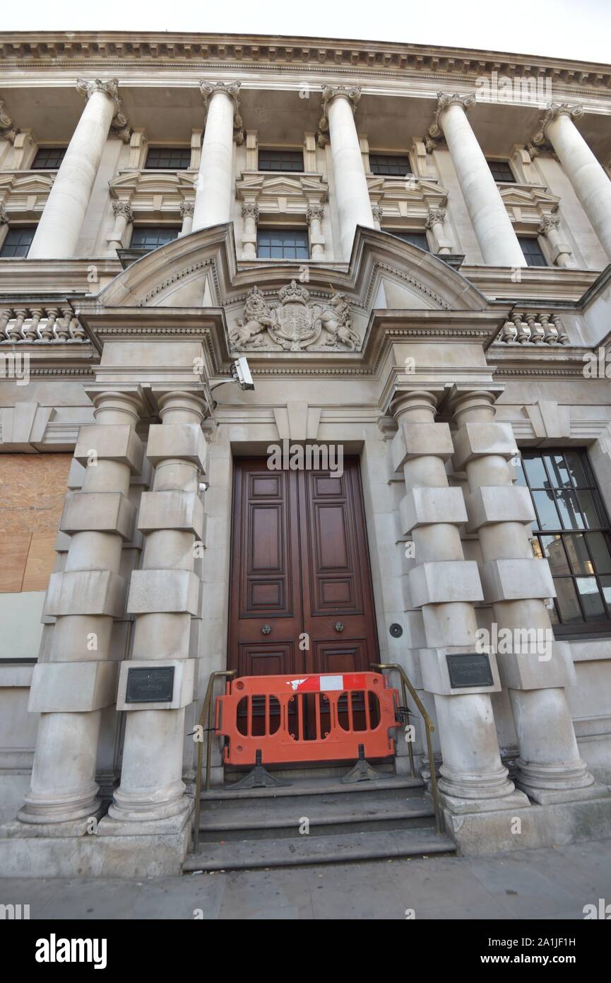 Vecchia guerra Edificio per uffici a Whitehall, Londra che è quello di diventare un hotel. Foto di PA. Picture Data: venerdì 27 settembre, 2019. Vedere PA storia turismo WarOffice. Foto di credito dovrebbe leggere: Nick Ansell/PA FILO Foto Stock